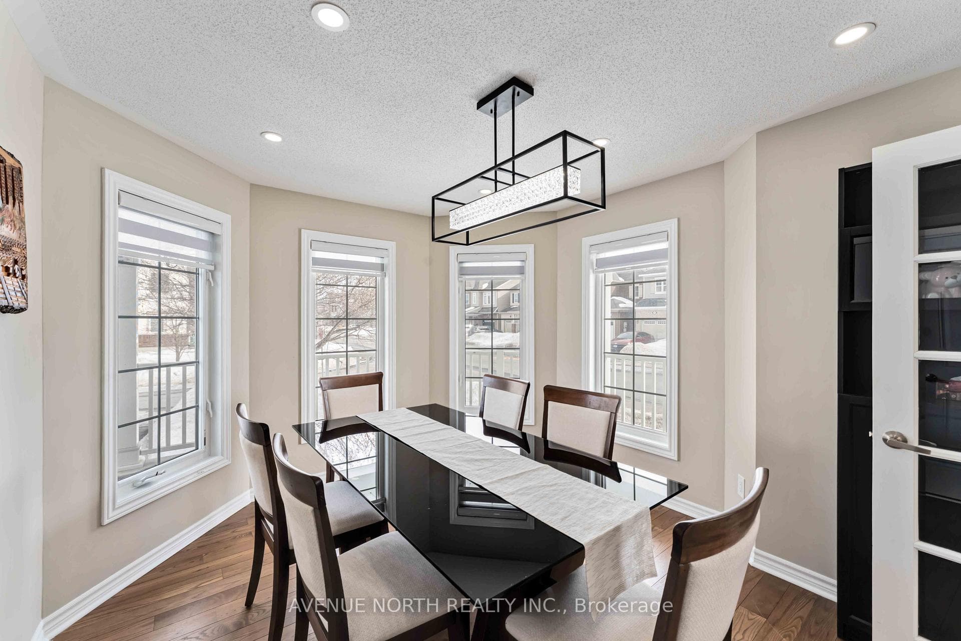 152 Eclipse Crescent photo 19