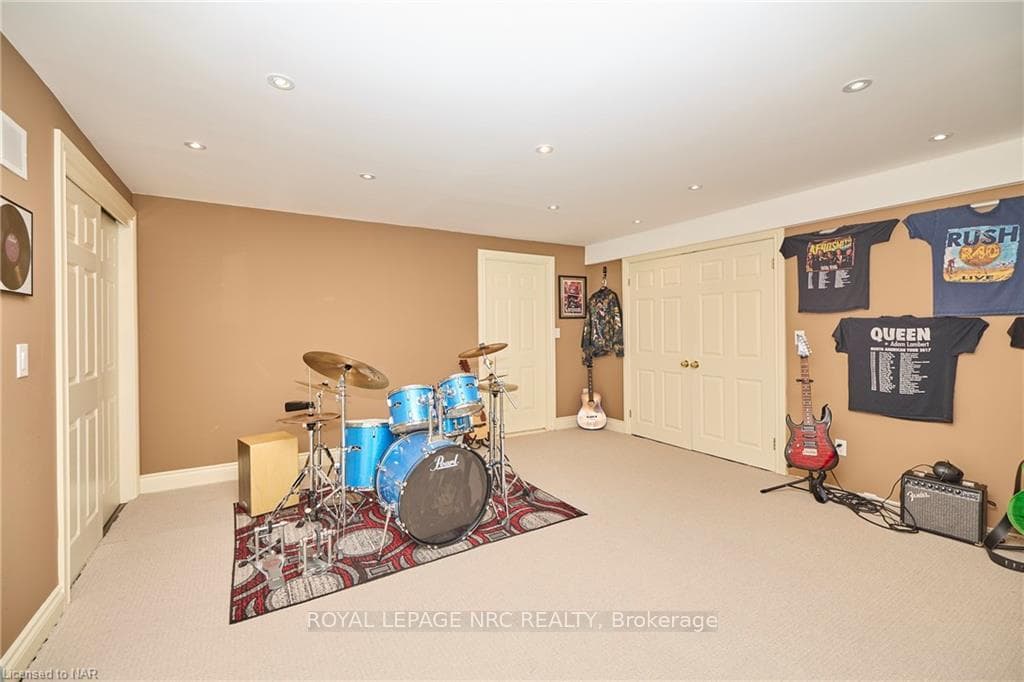 22 Beechwood Crescent photo 36