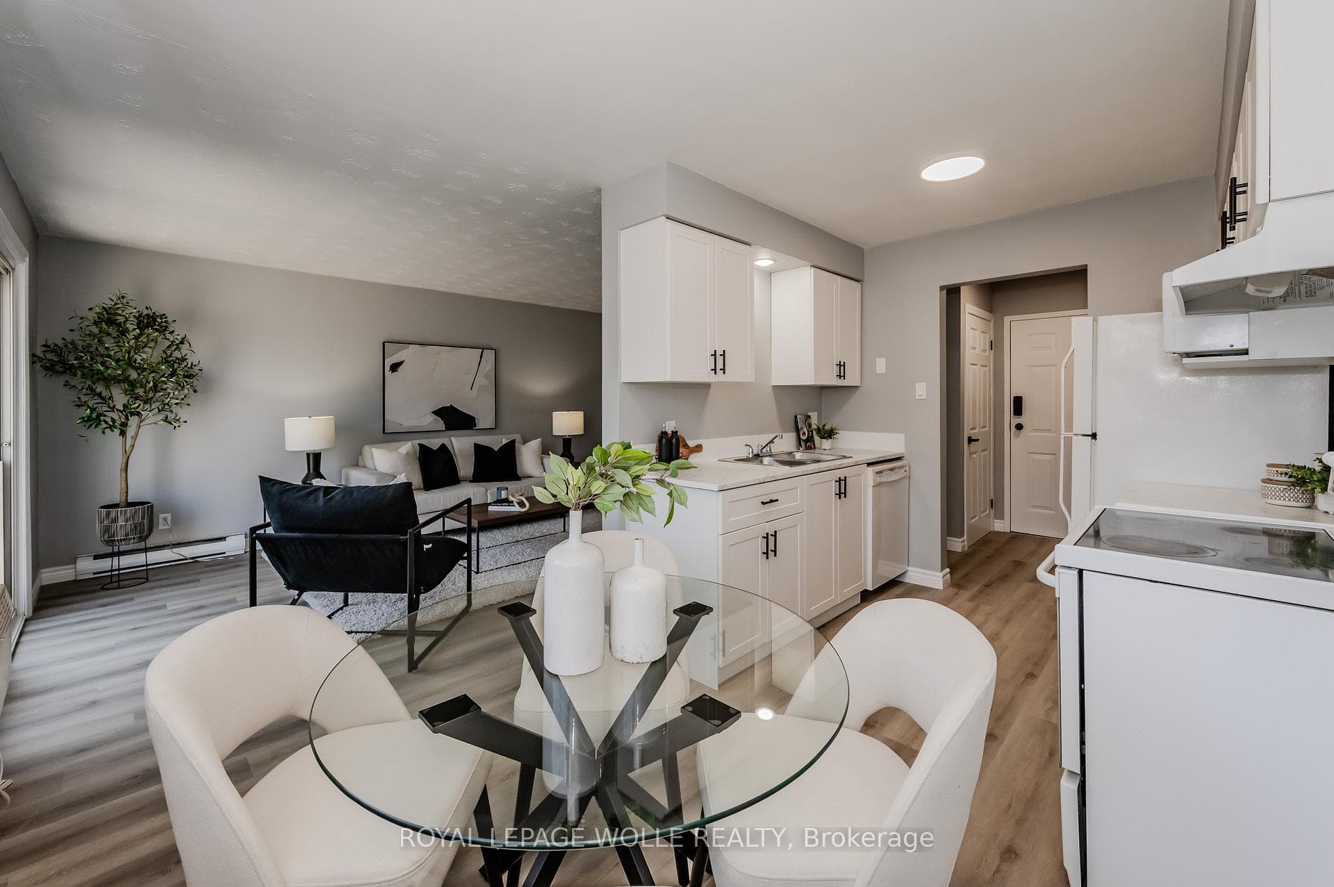 320 Traynor Avenue Unit 16 photo 14