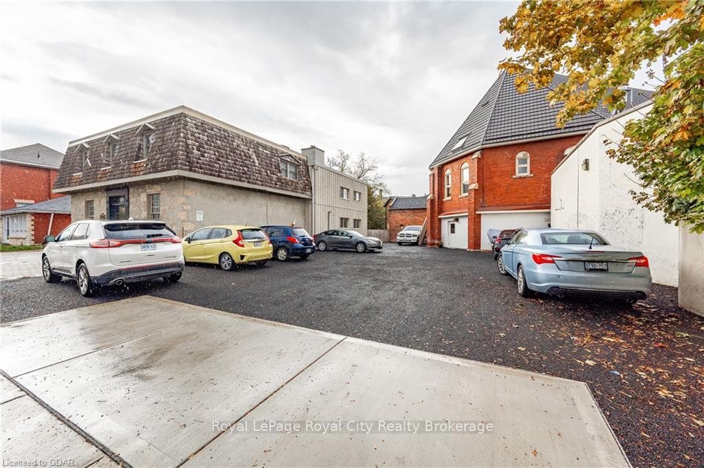 200 WOOLWICH Street Unit 202 photo 6