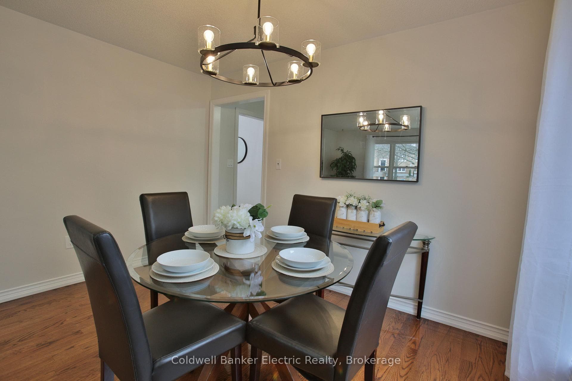 1830 Stratton Avenue photo 9