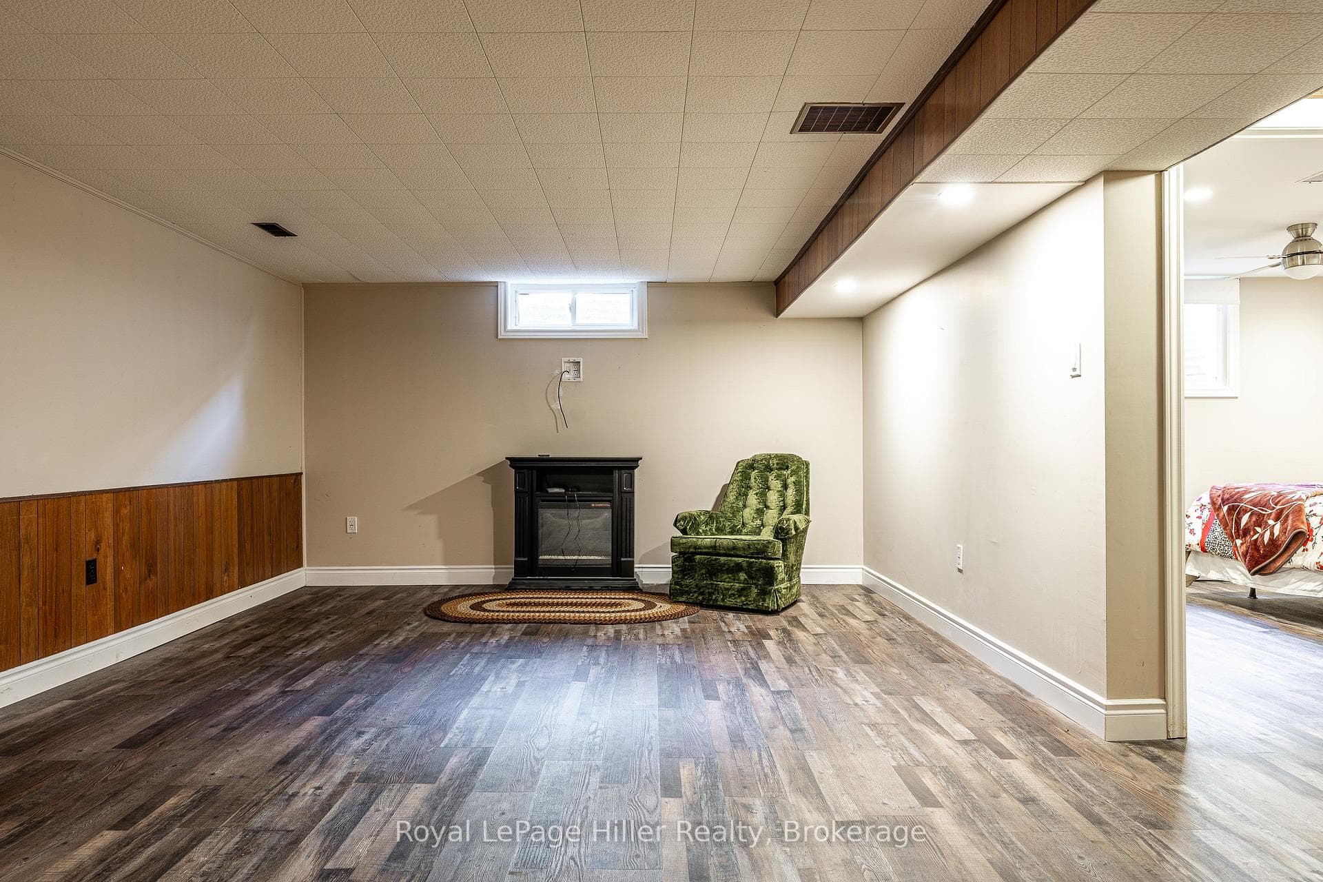 16 Park Lane Drive photo 28