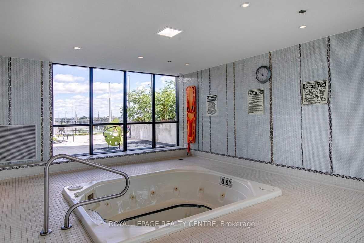 55 Eglinton Avenue Unit 2108 photo 13