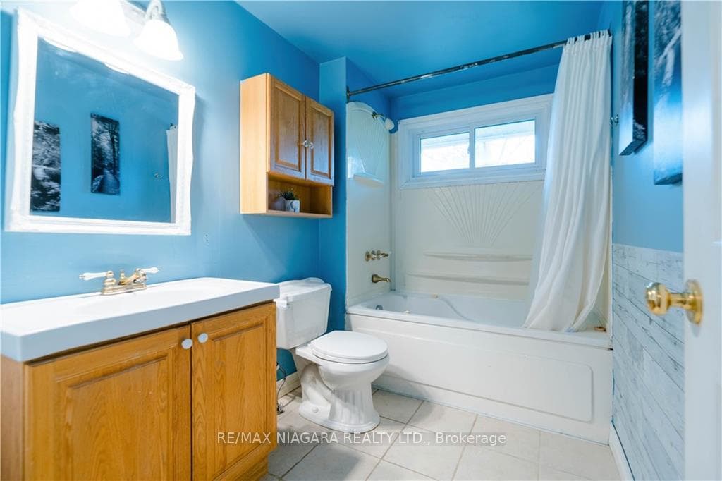 22 Vanier Court photo 23