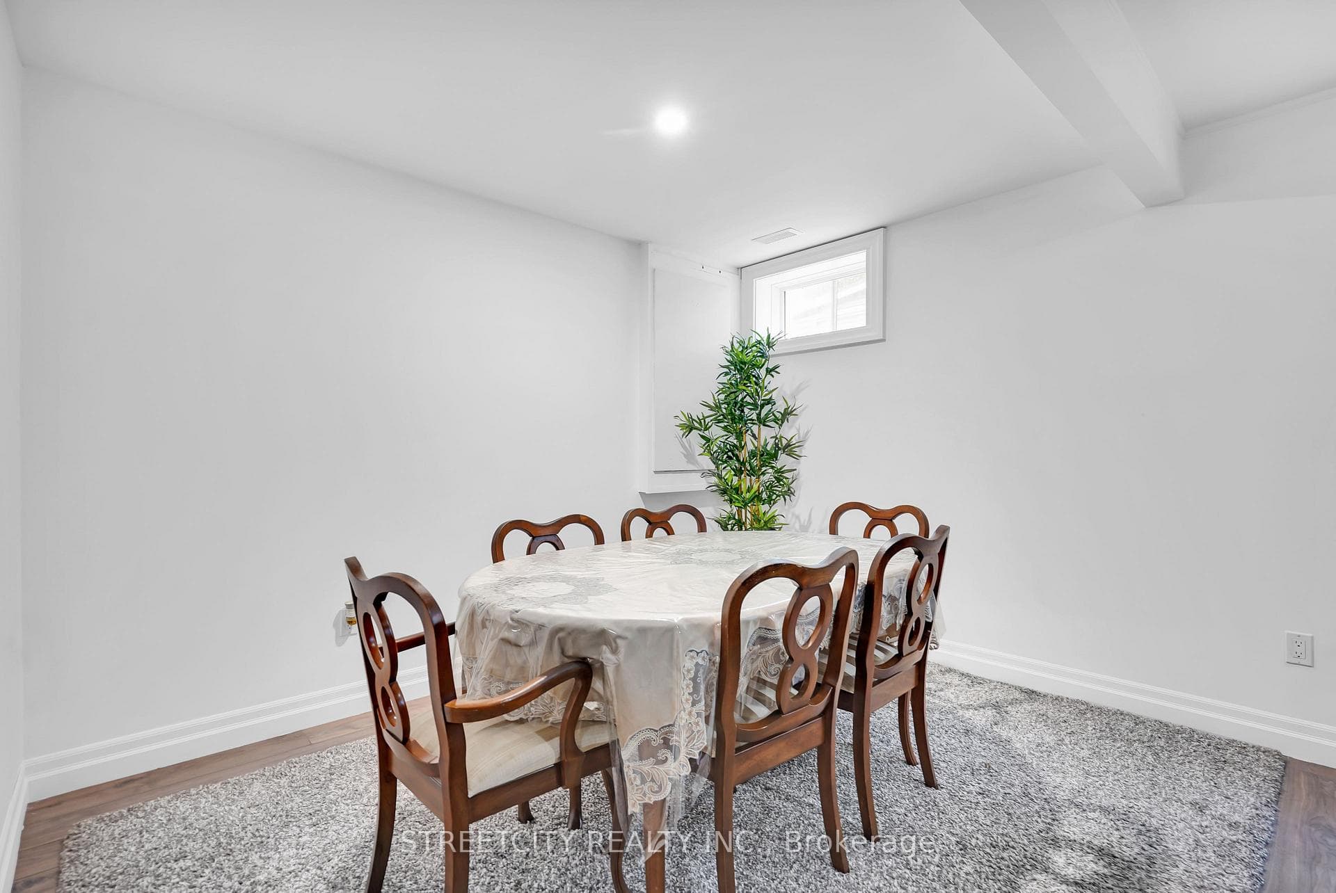 15 Camden Road photo 13