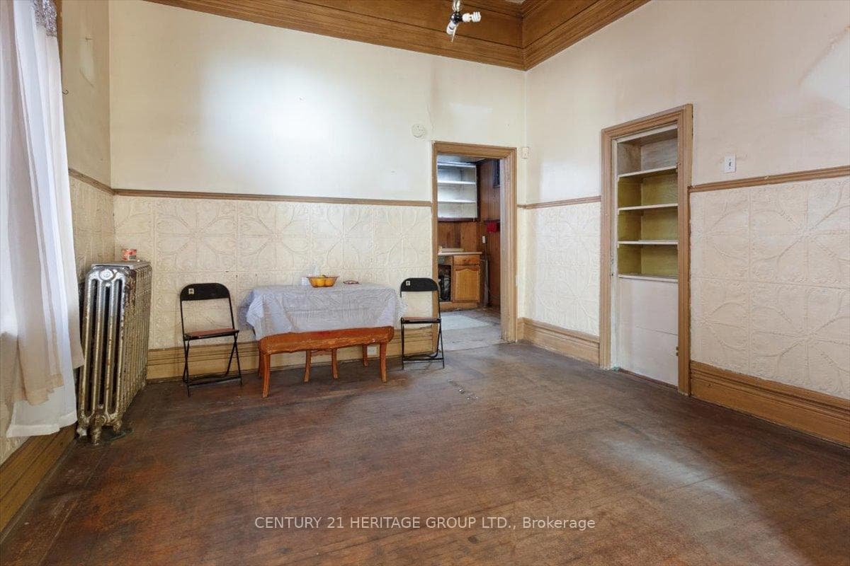 143 Catharine Street photo 11