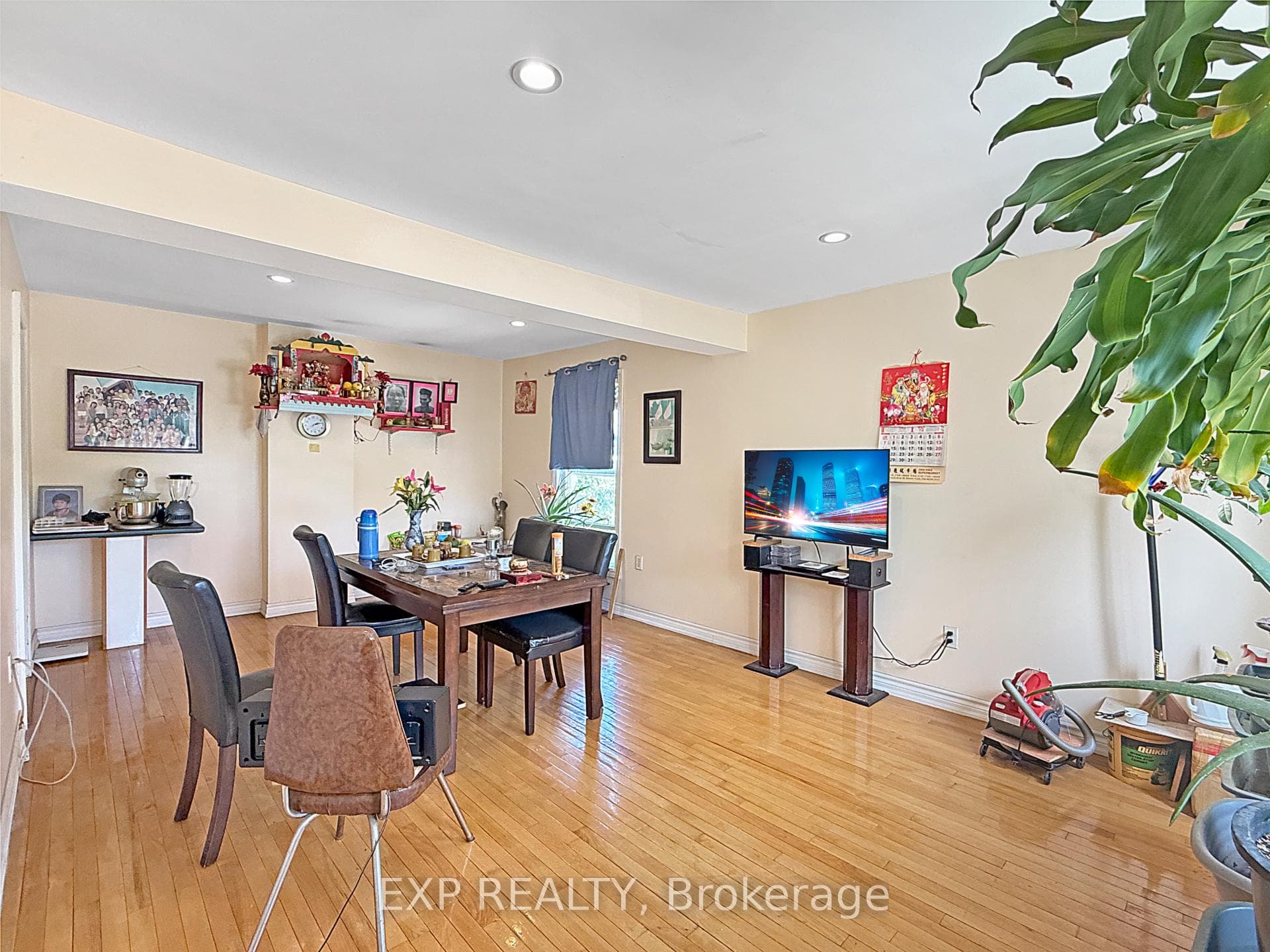 511 Quebec Street photo 18