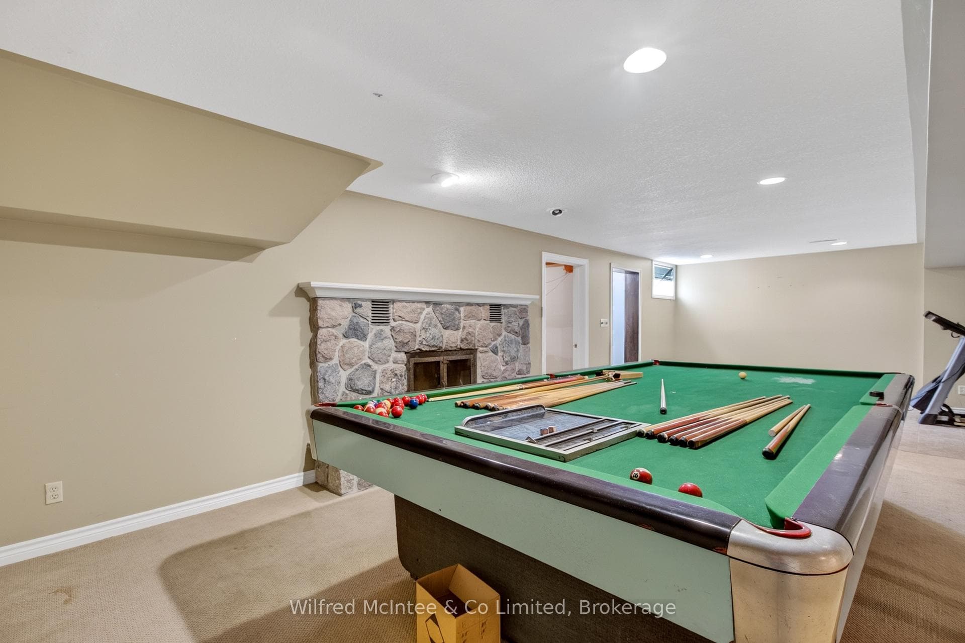 1 Remington Drive photo 29