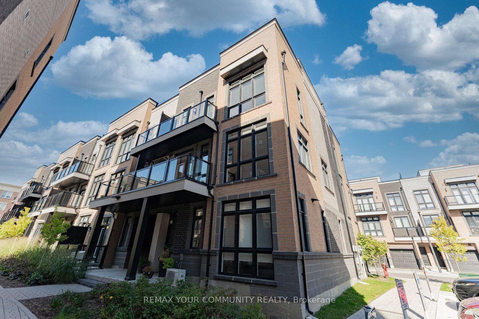 6 Sayers Lane Unit 18 photo 2