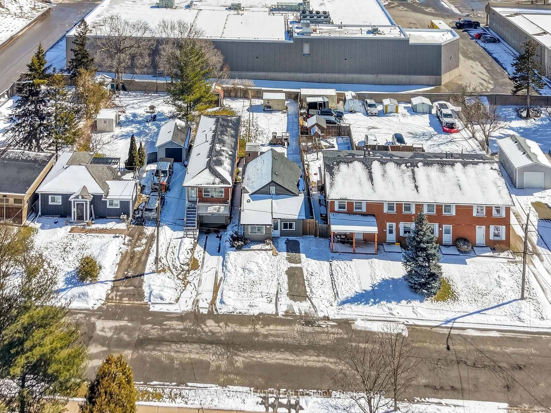 162 Dufferin Street photo 30