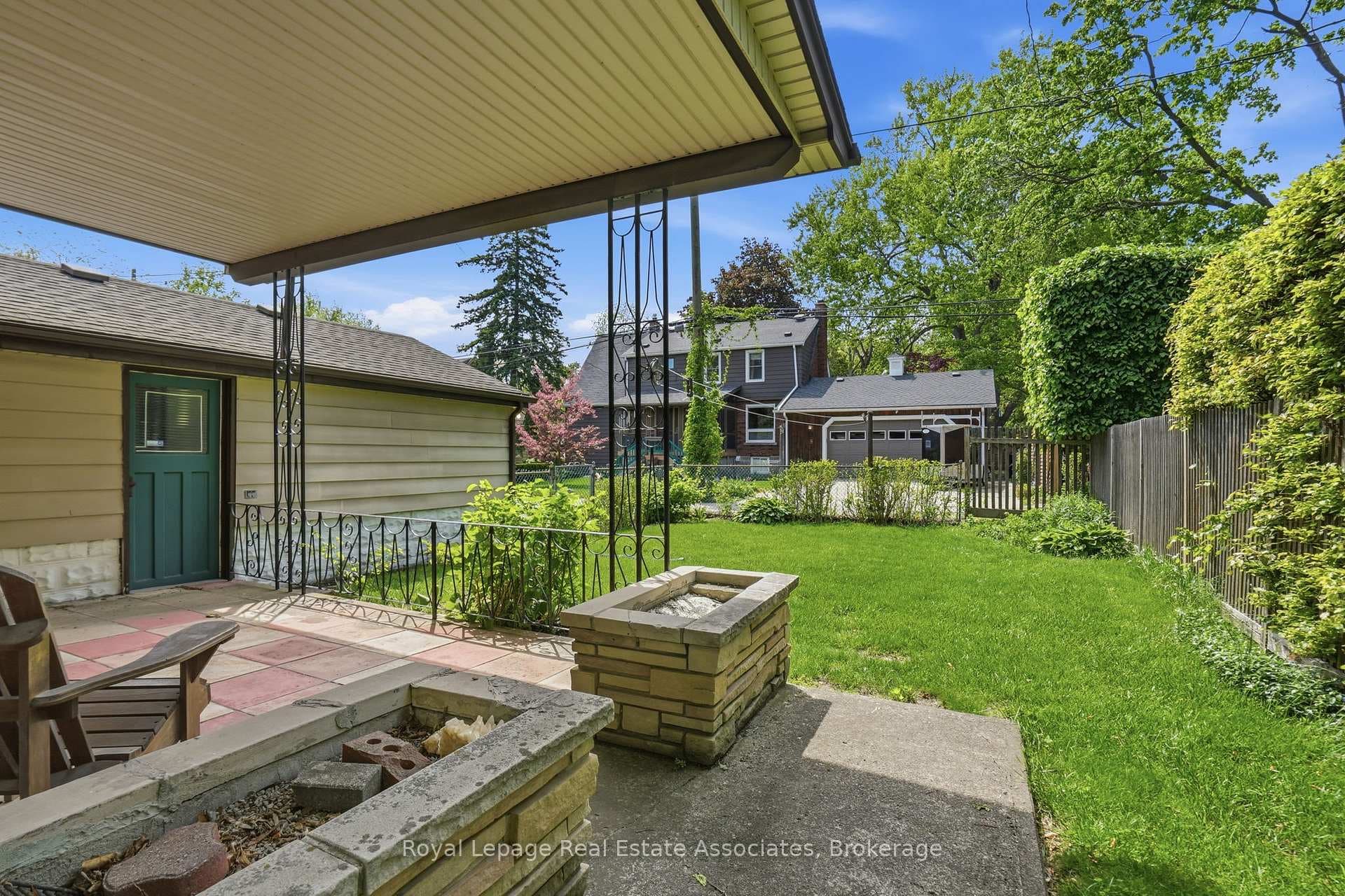 12 Parkview Row photo 34
