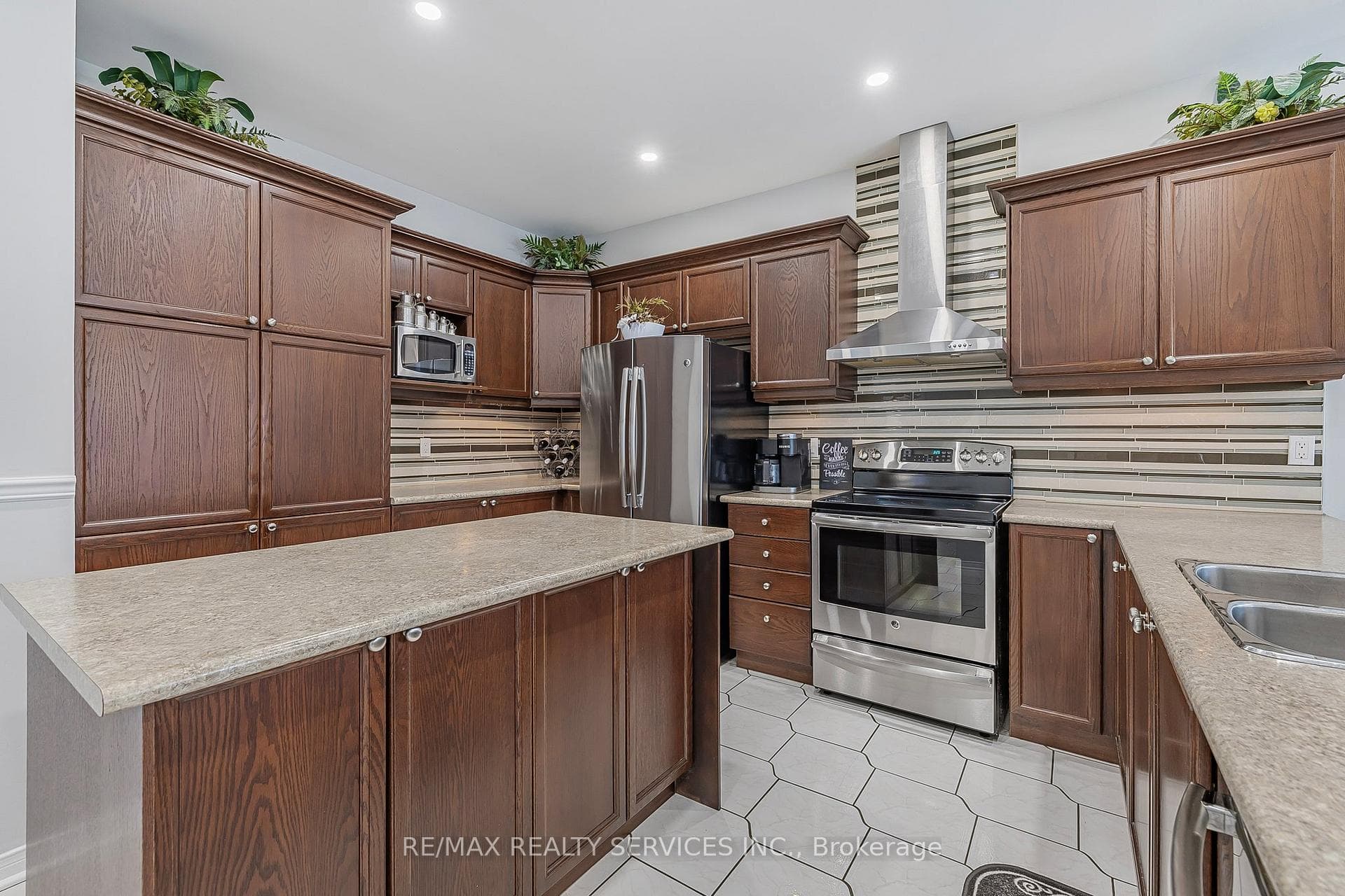 86 Royal Valley Drive photo 12