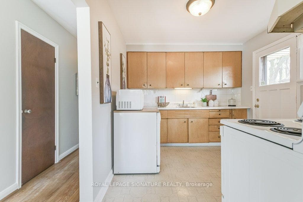 103 Lowcrest Boulevard photo 8
