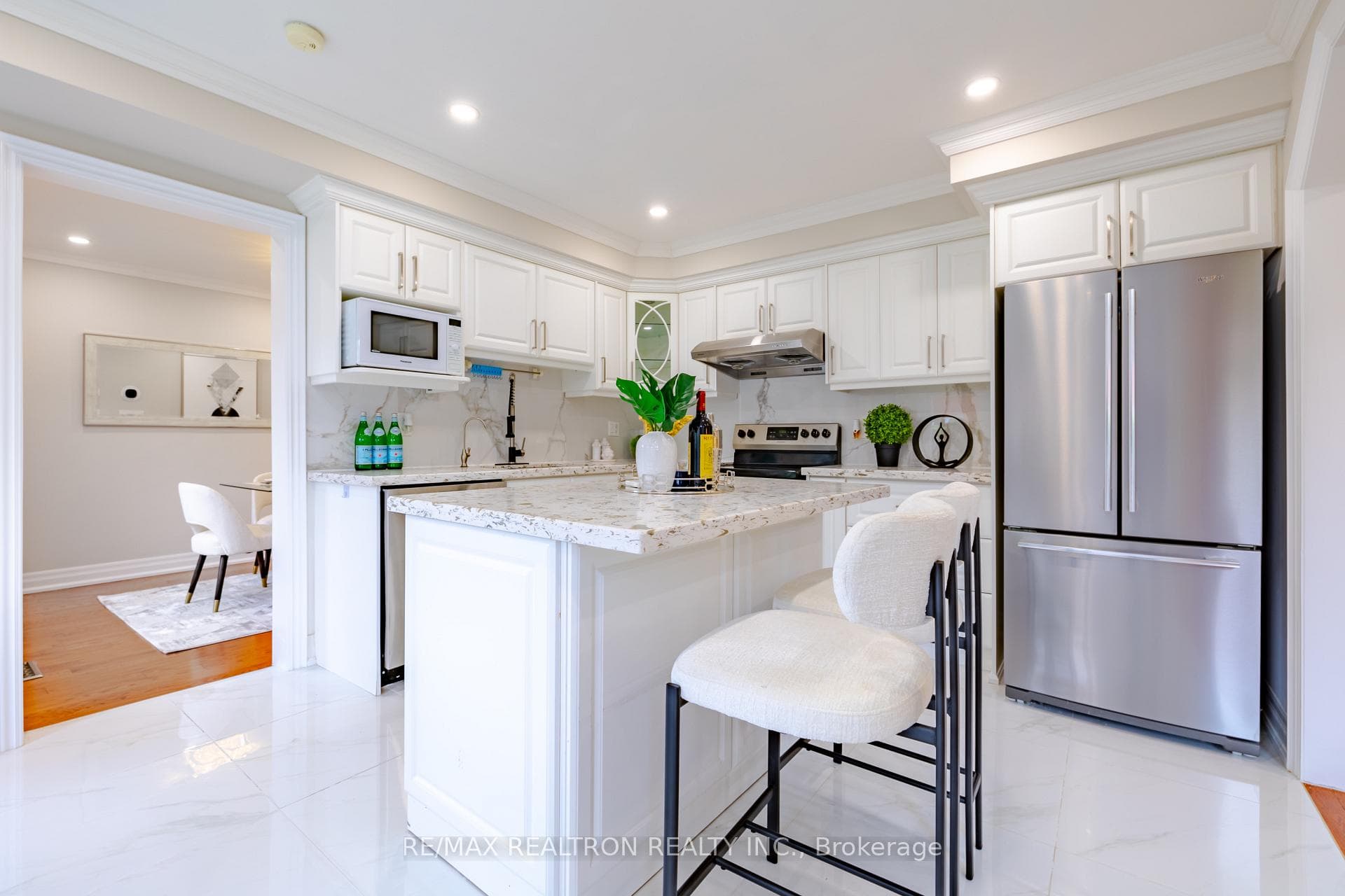 28 Marydale Avenue photo 15