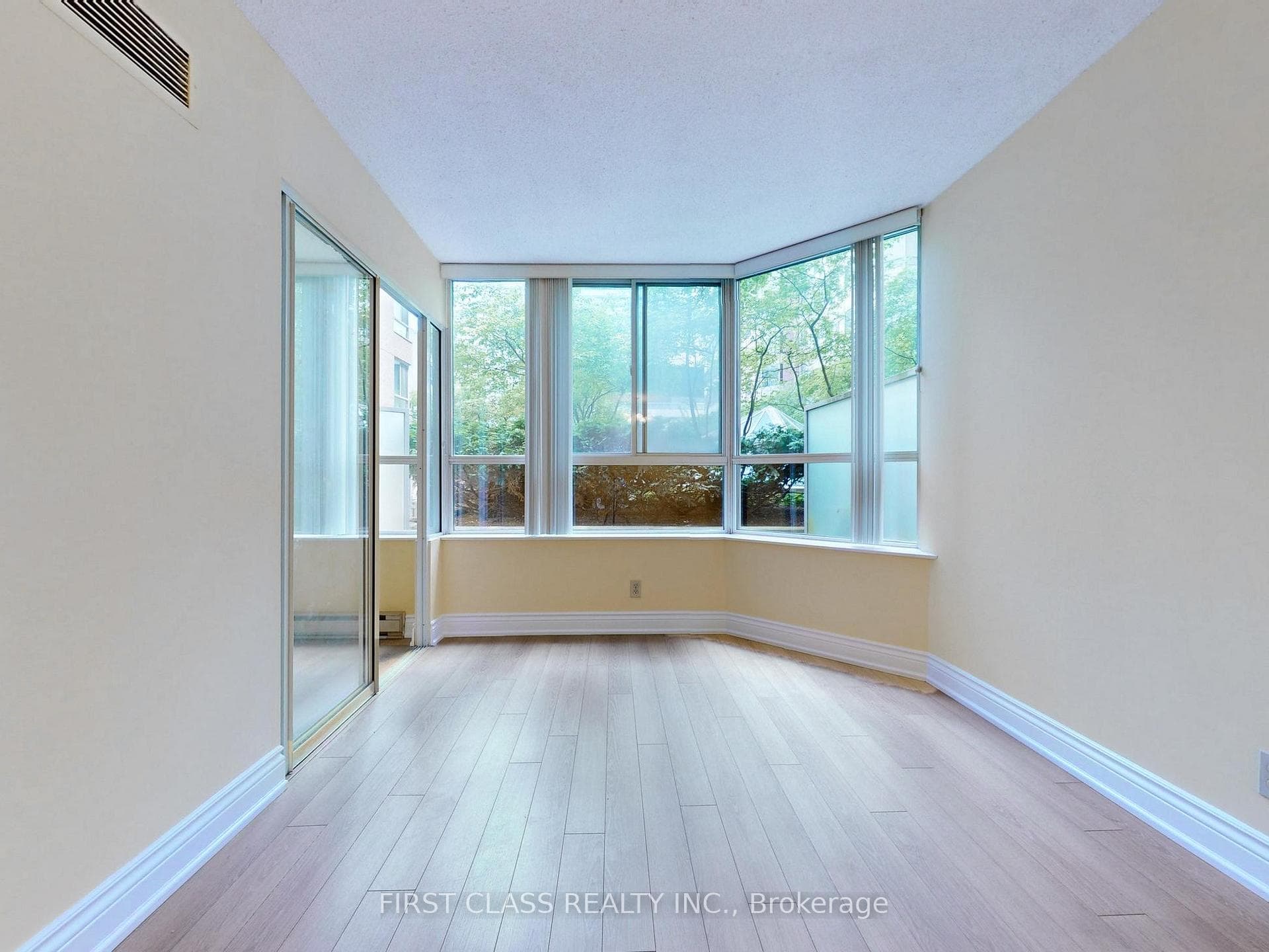 717 Bay Avenue Unit 303 photo 6