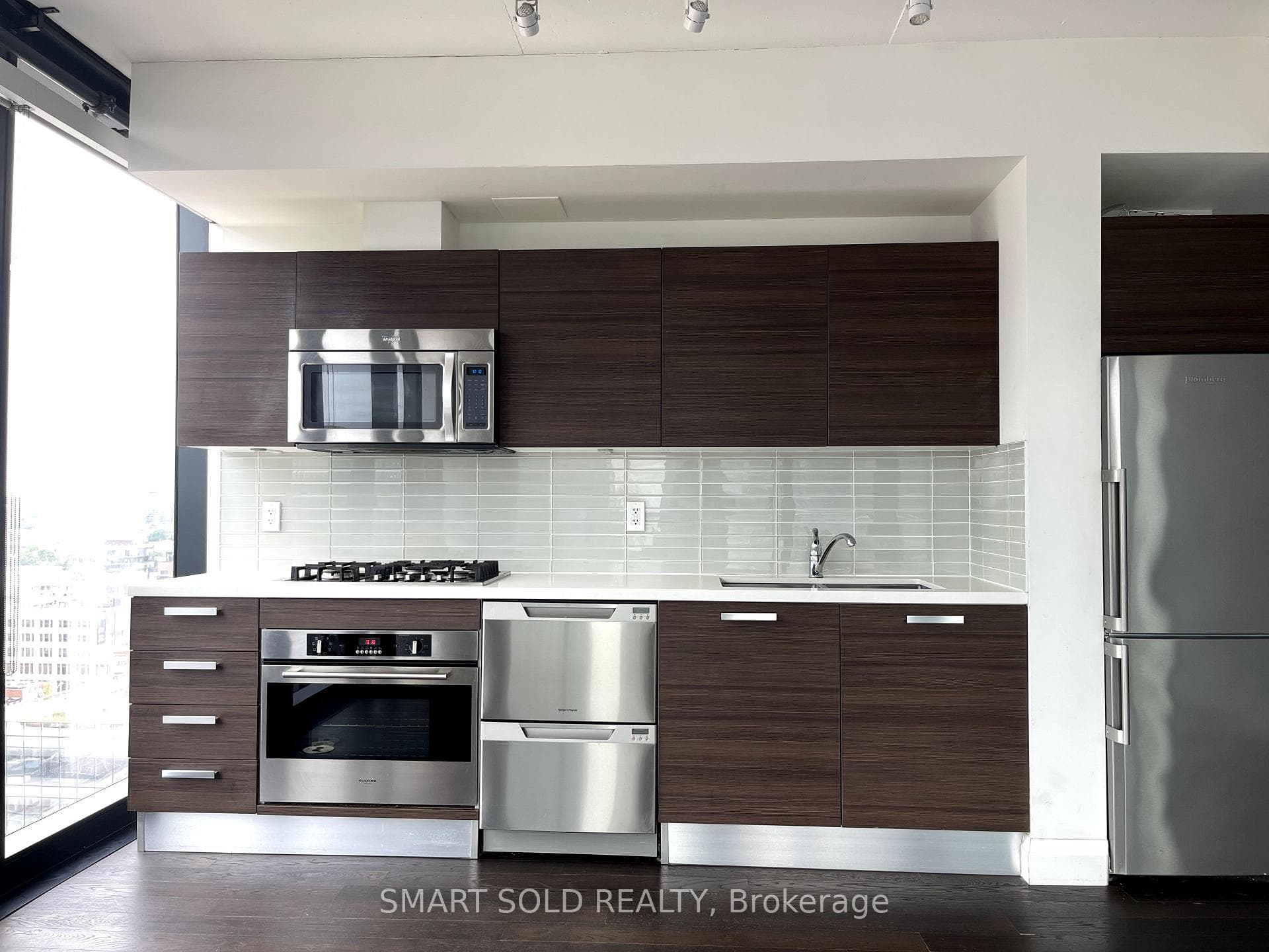 224 King Street Unit 1807 photo 2