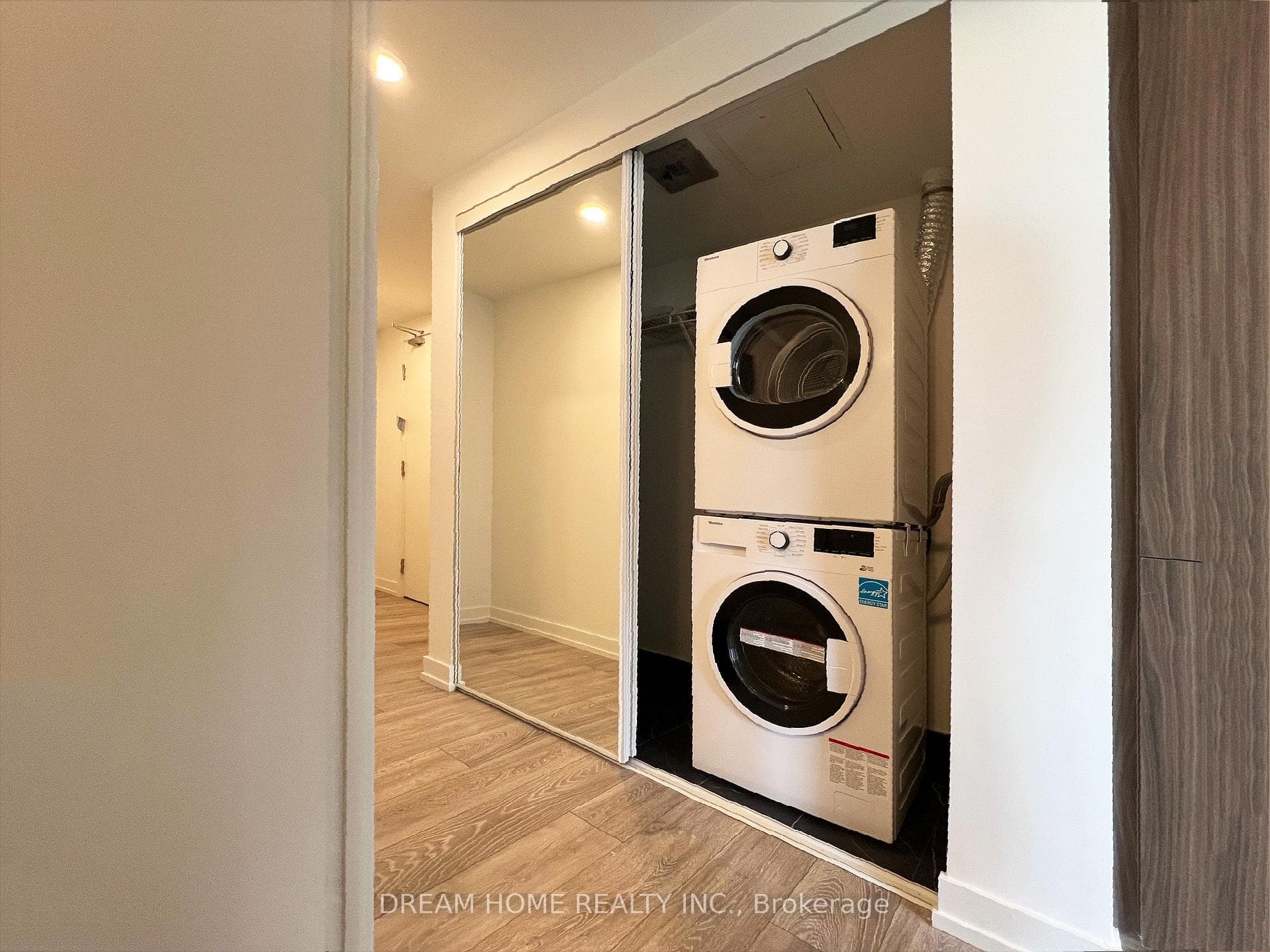 1100 Sheppard Ave Avenue Unit 912 photo 3