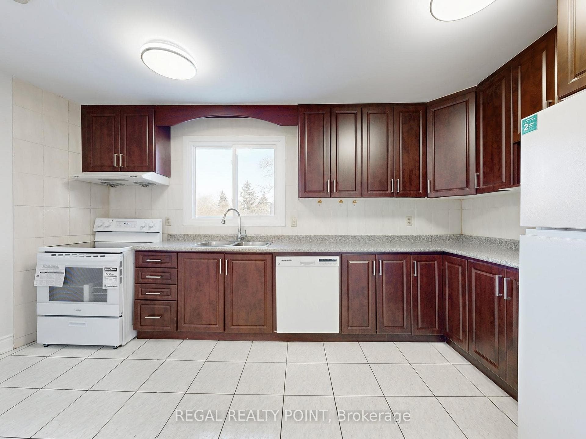 328 Sprucewood Court photo 10