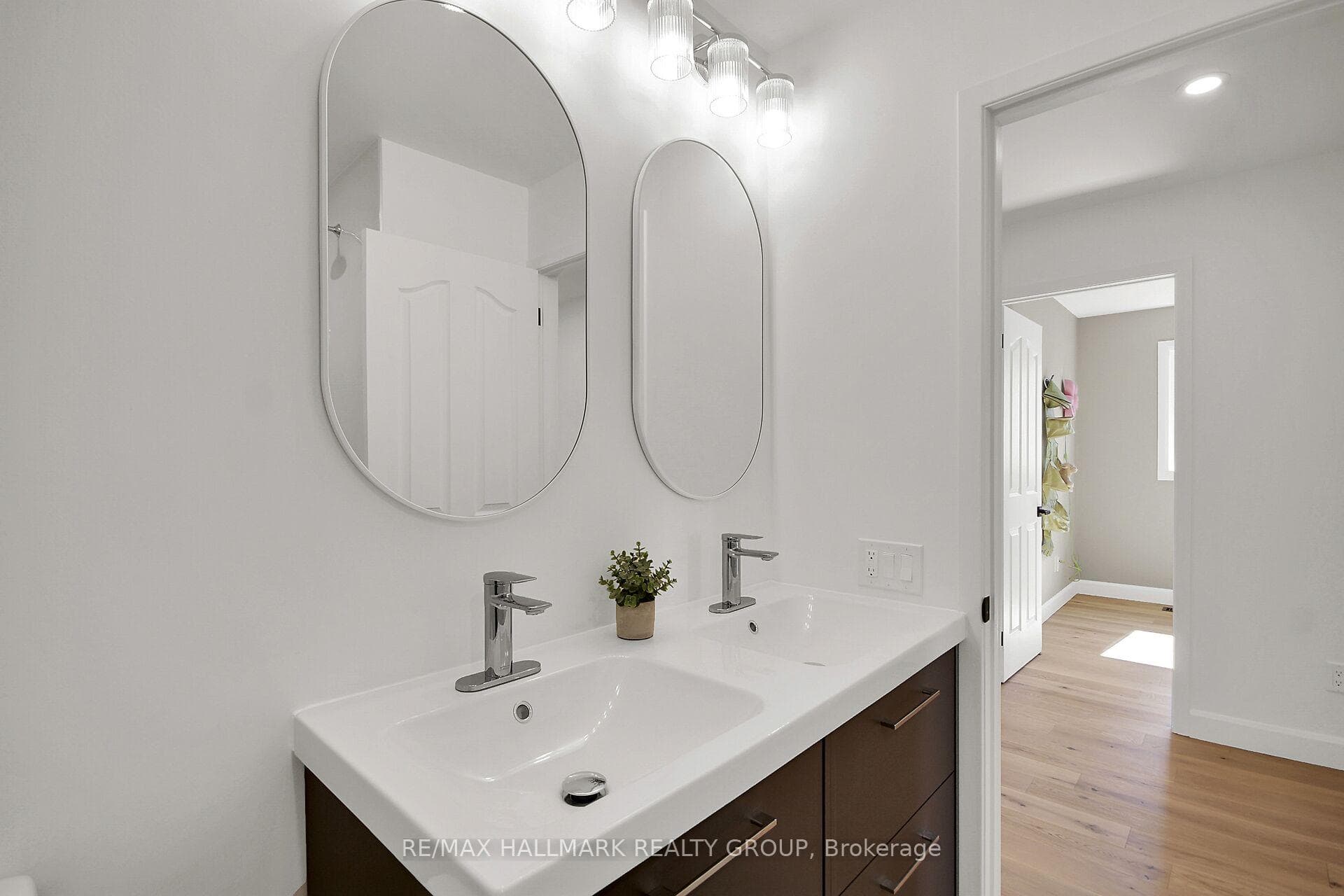26 Raftus Square photo 33