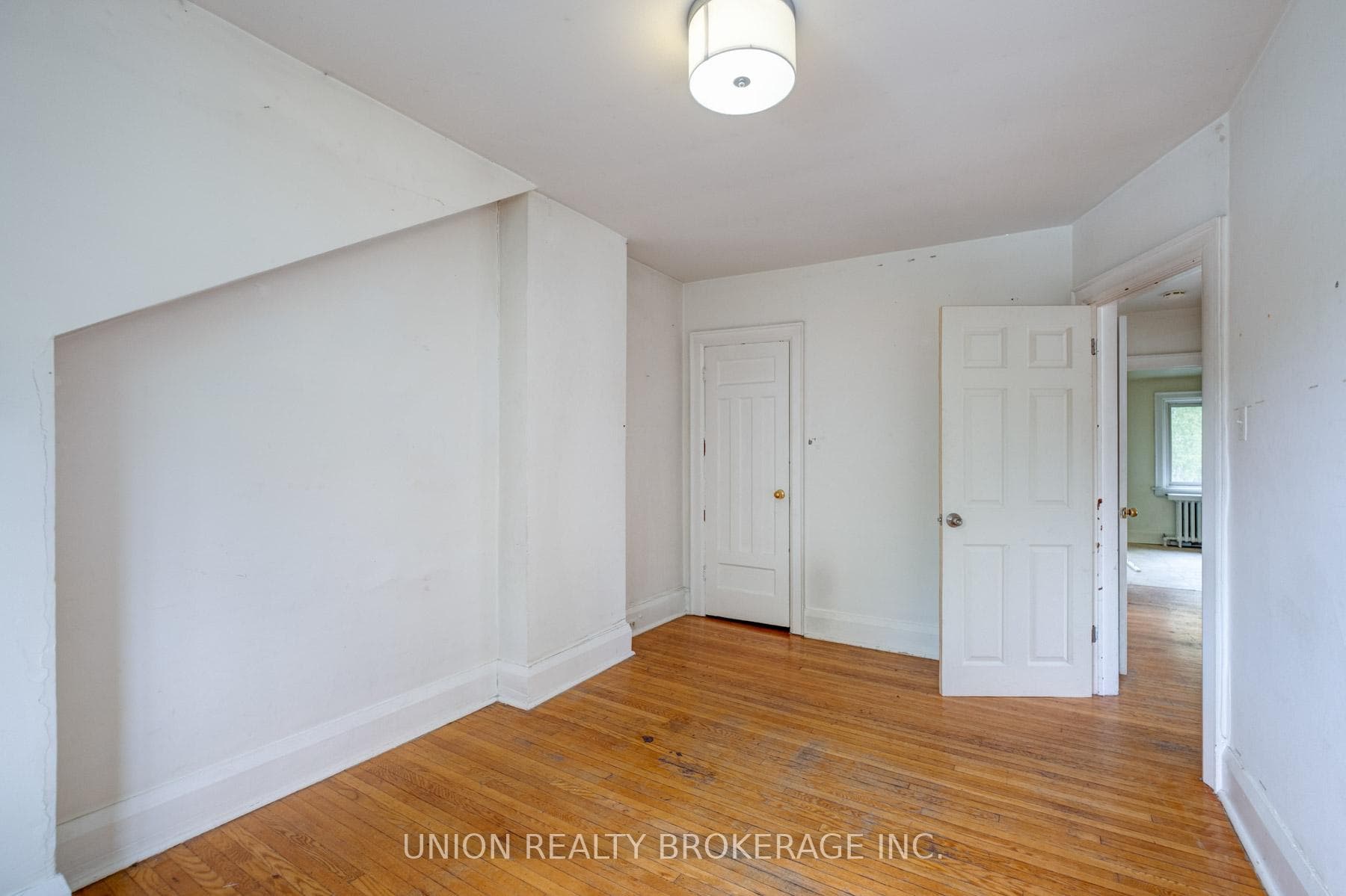 387 Millwood Road photo 11