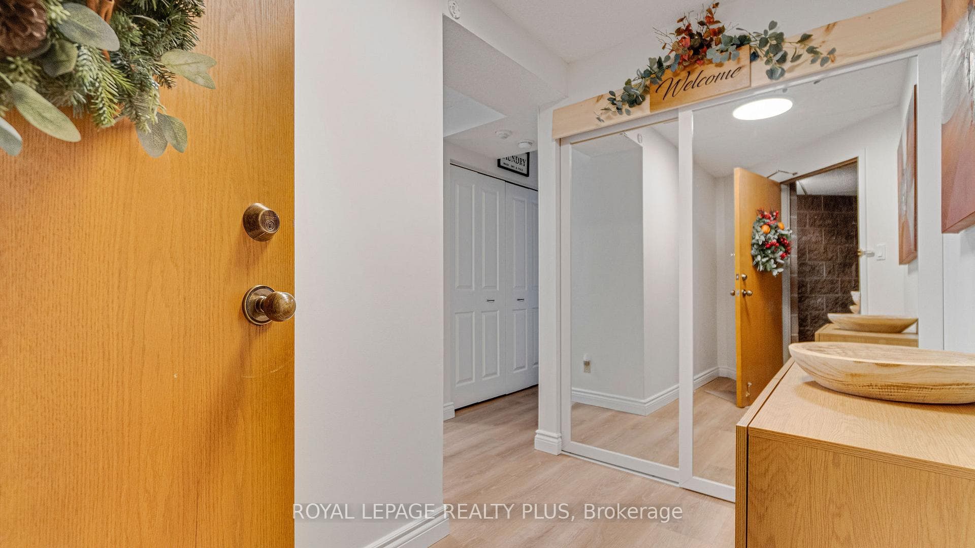 8 Christopher Court Unit 603 photo 11