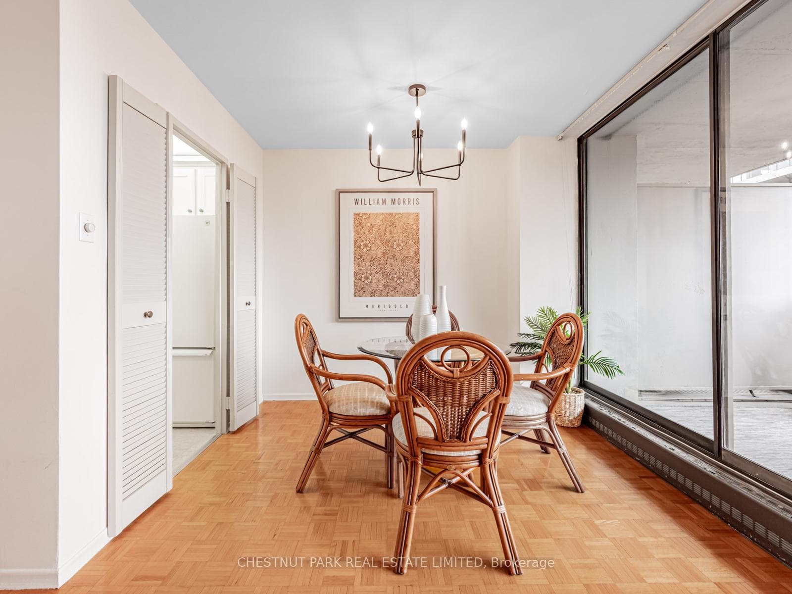 20 Avoca Avenue Unit 505 photo 9