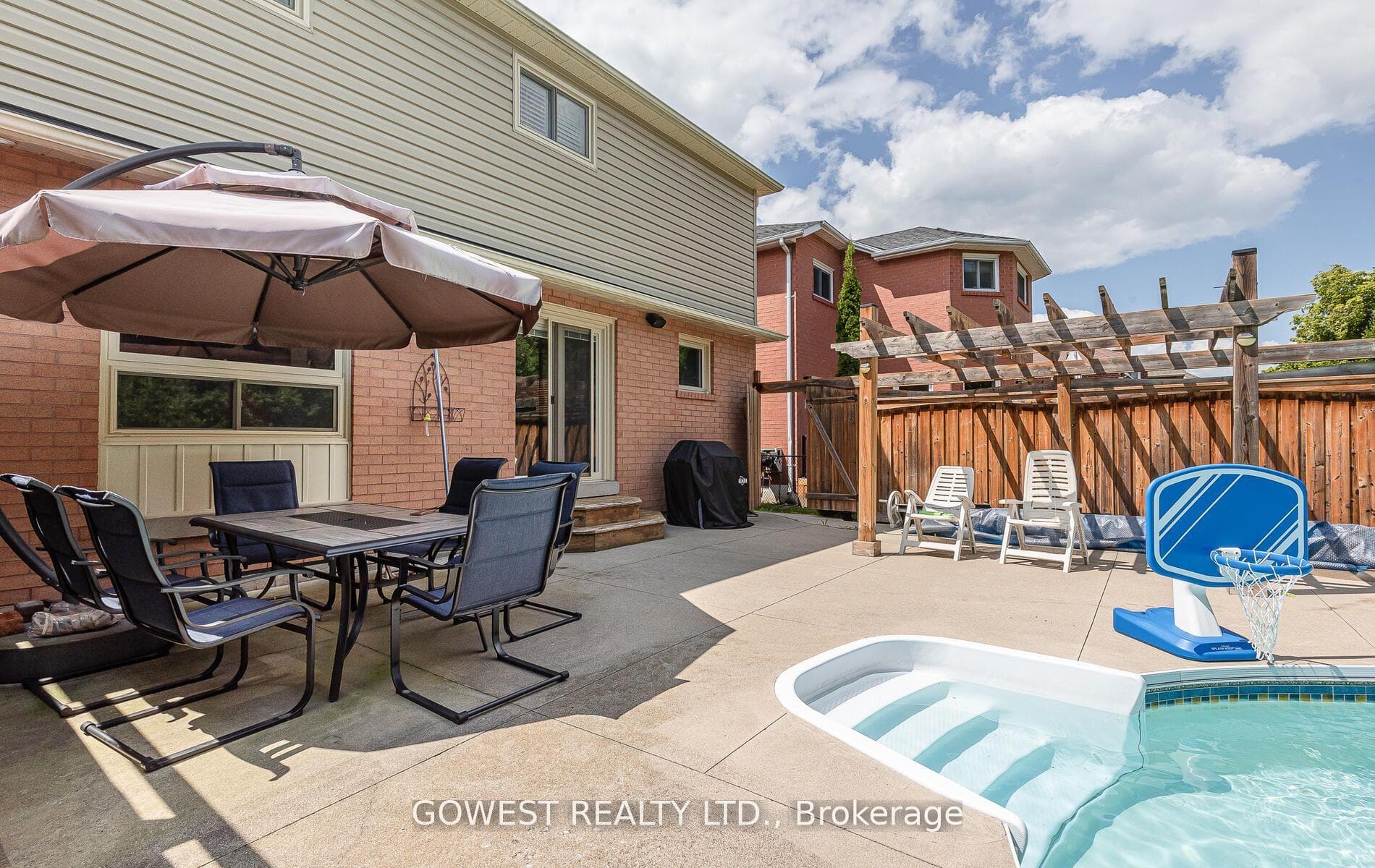 52 Davis Crescent photo 37