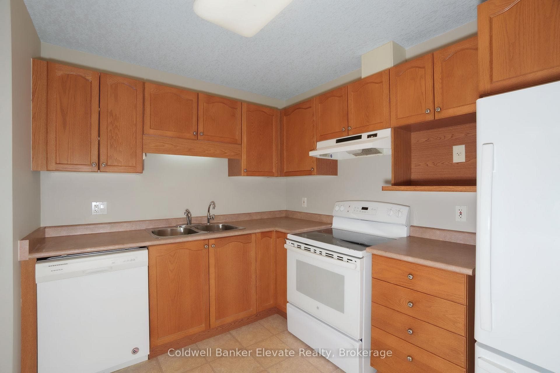 2705 KINGSWAY Drive Unit 17 photo 11
