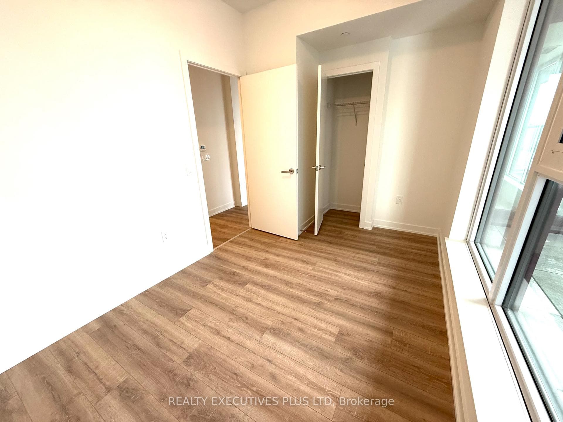 1 Quarrington Lane Unit 1404 photo 18
