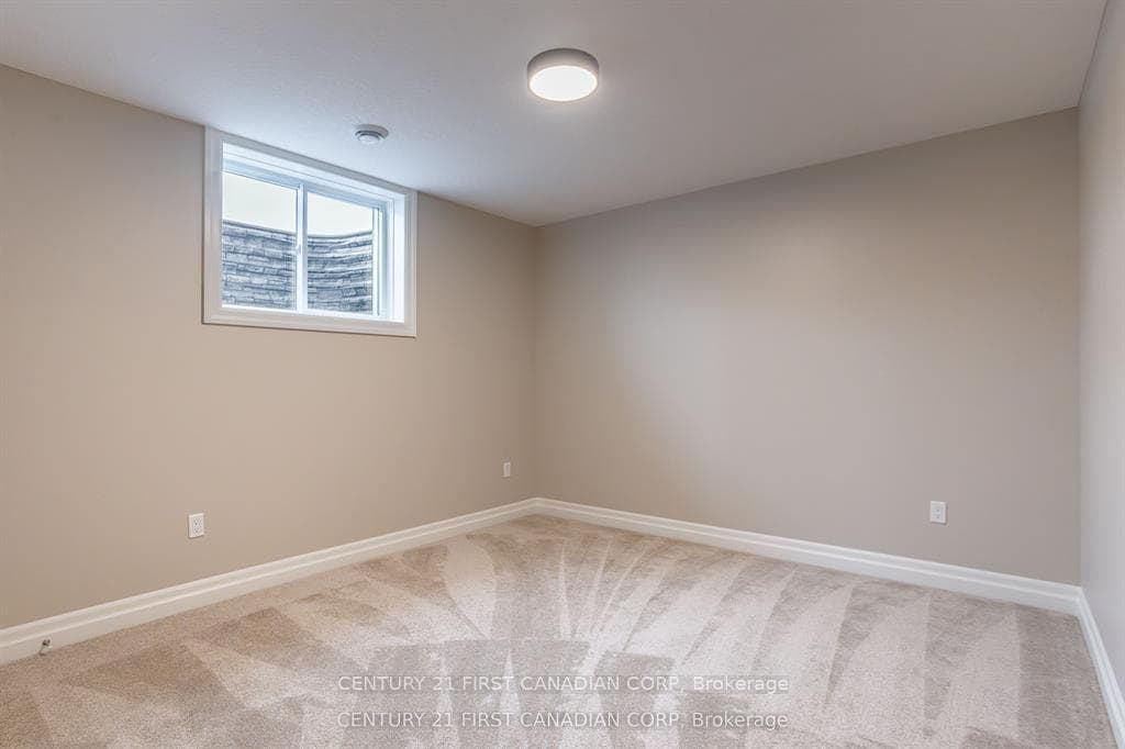 LOT 105 DARWIN Crescent photo 23