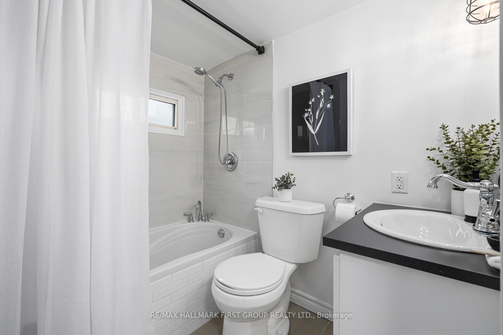 124 Burk Street photo 31