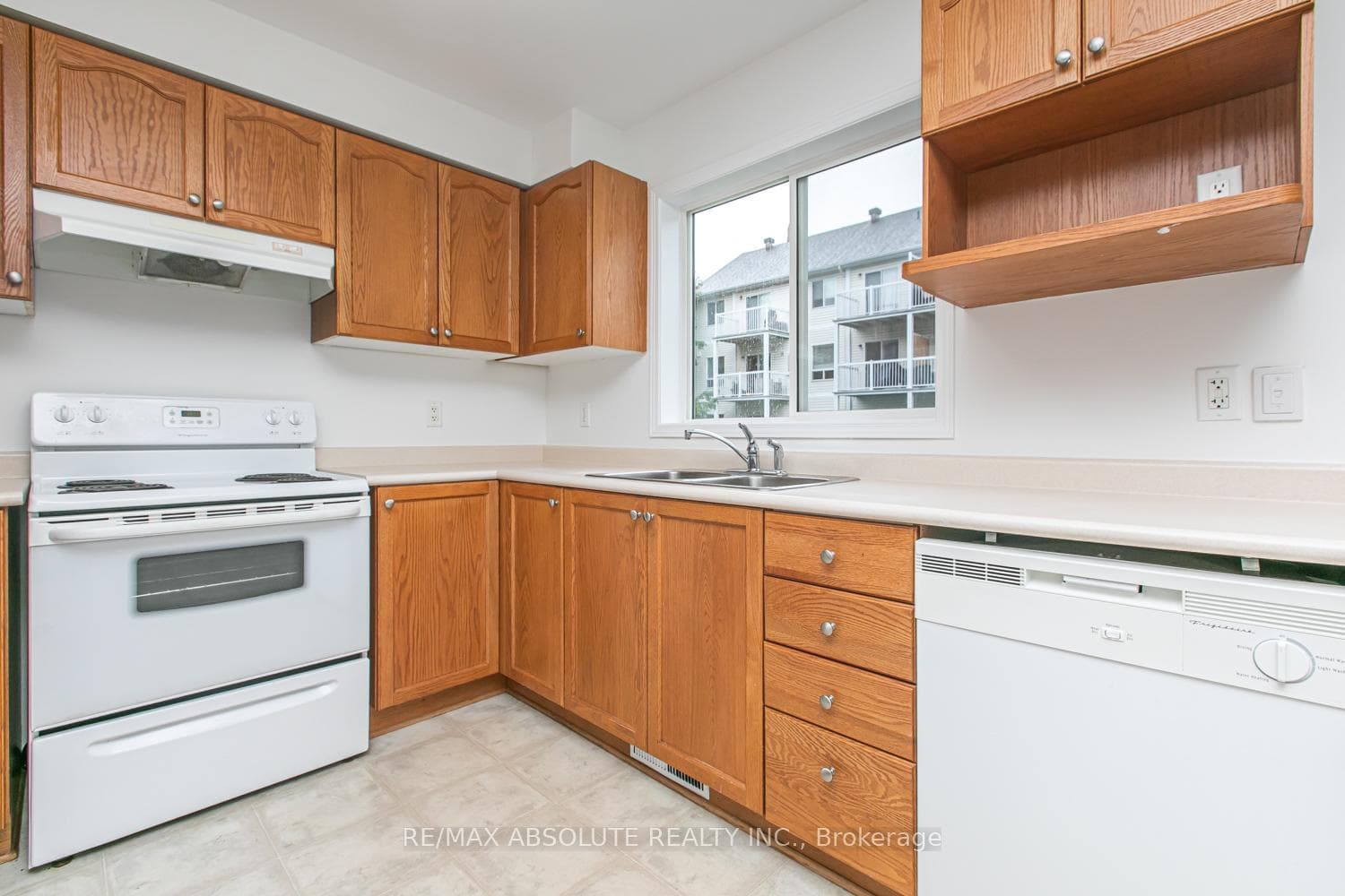 250 Gershwin Private photo 8