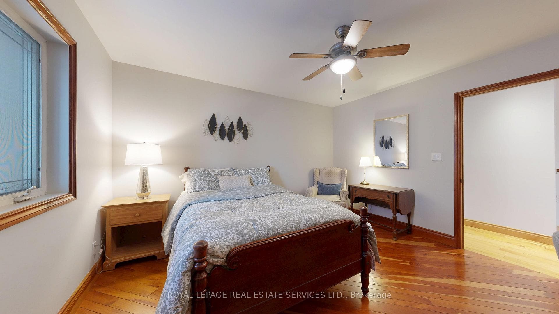 105 Botfield Avenue photo 25