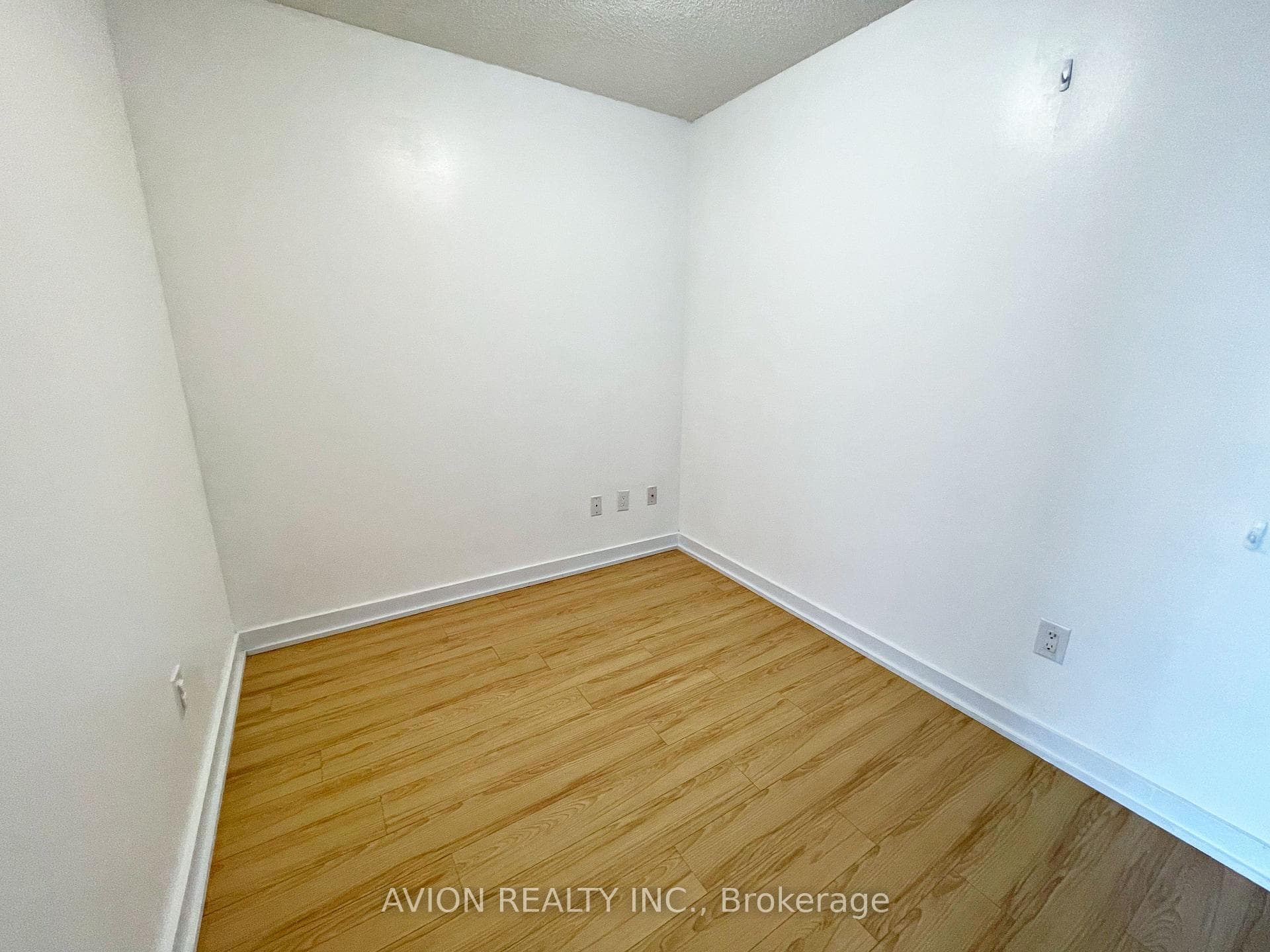 121 Mcmahon Drive Unit 705 photo 11