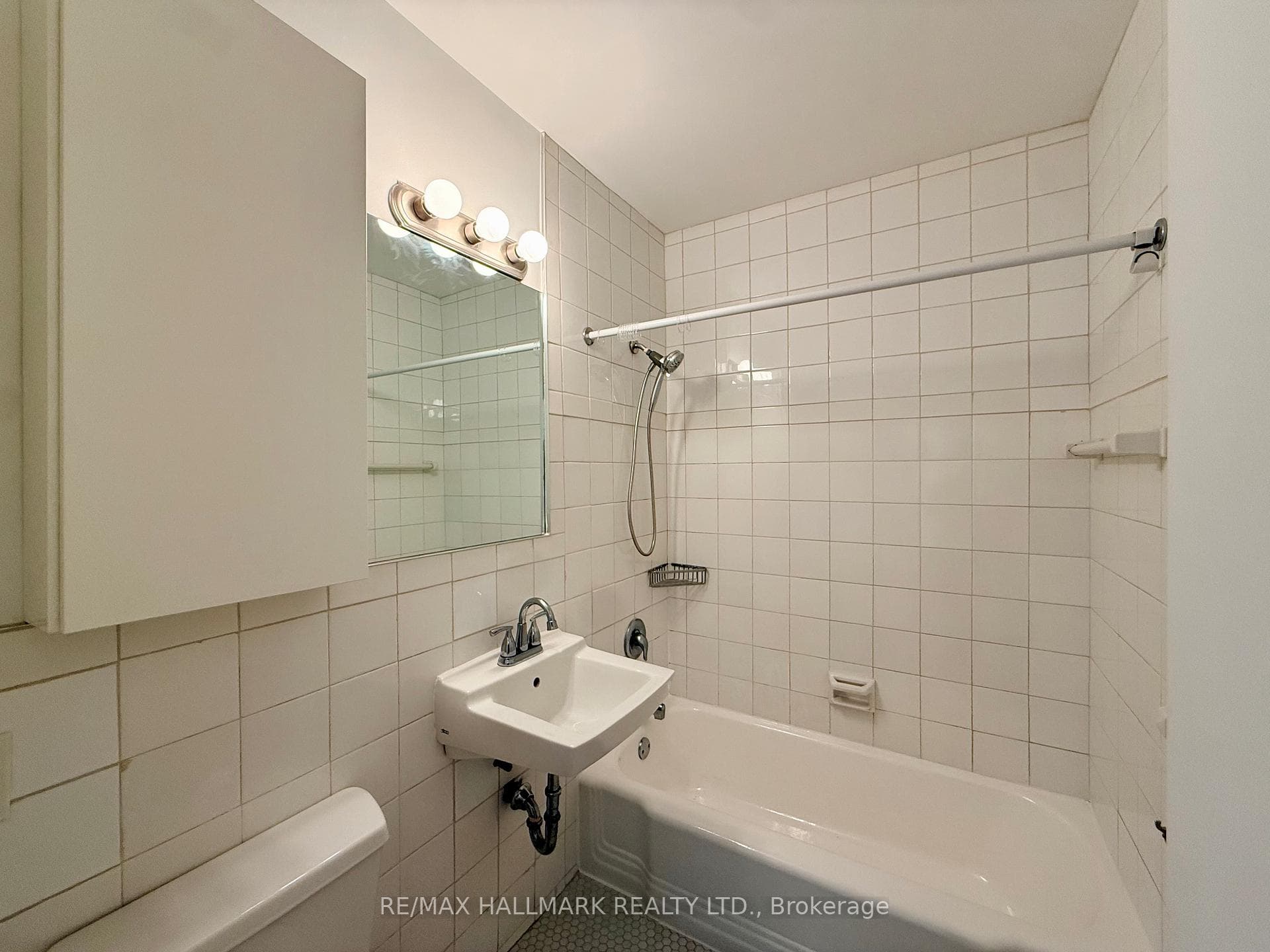 30 Upper Canada Drive Unit 211 photo 9