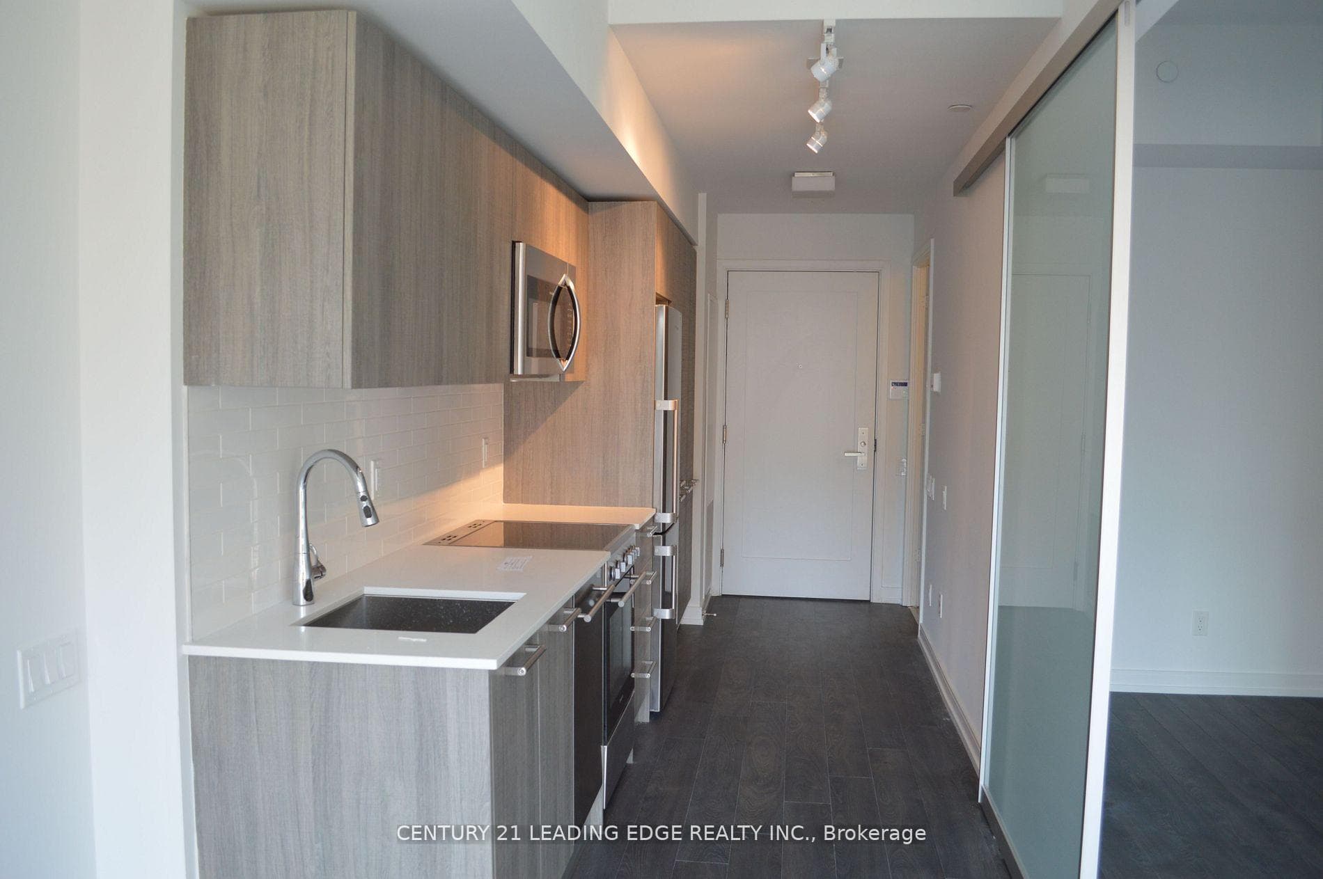 28 Wellesley Street Unit 405 photo 5