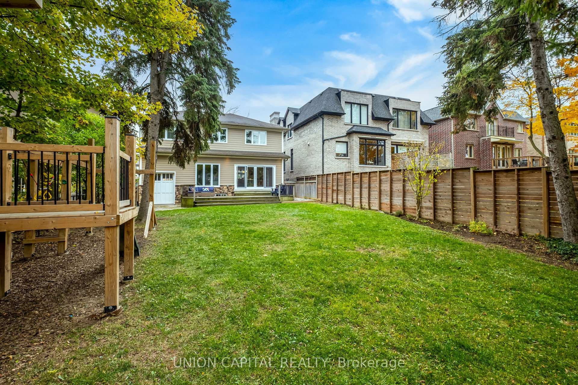 58 Stuart Avenue photo 36