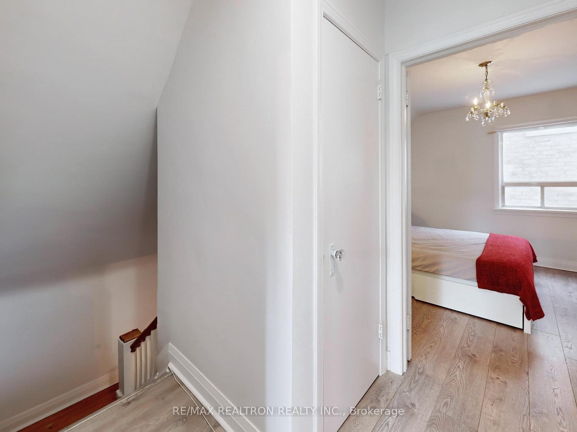 1876 Keele Street photo 20