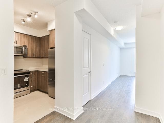 9199 Yonge Street Unit 315 photo 6