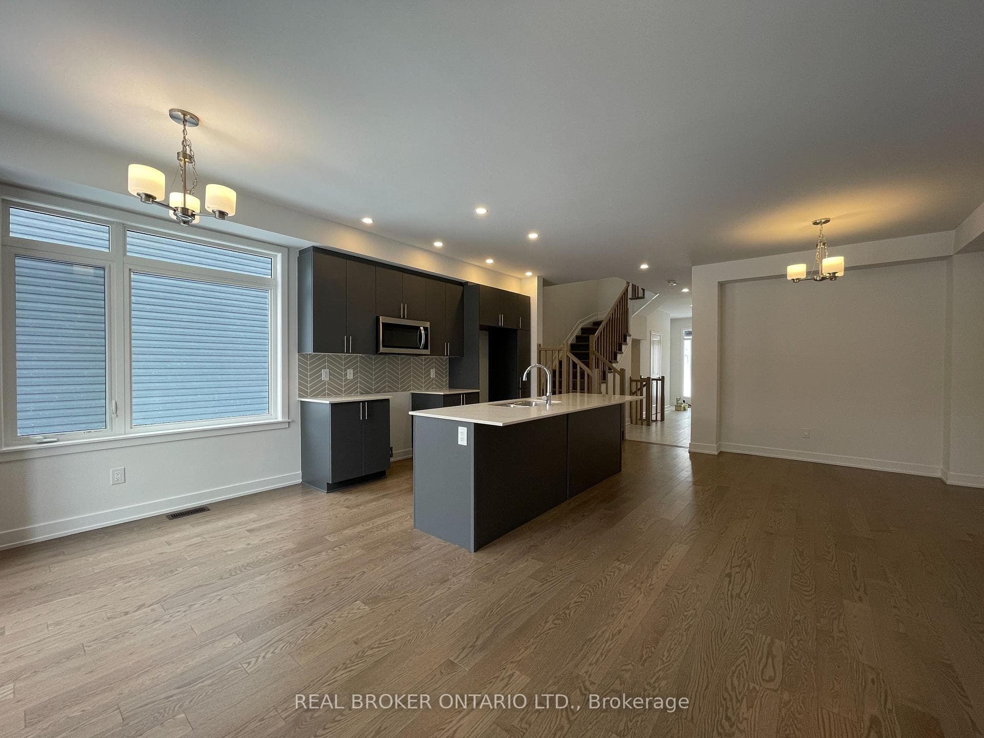 882 Solarium Avenue photo 12