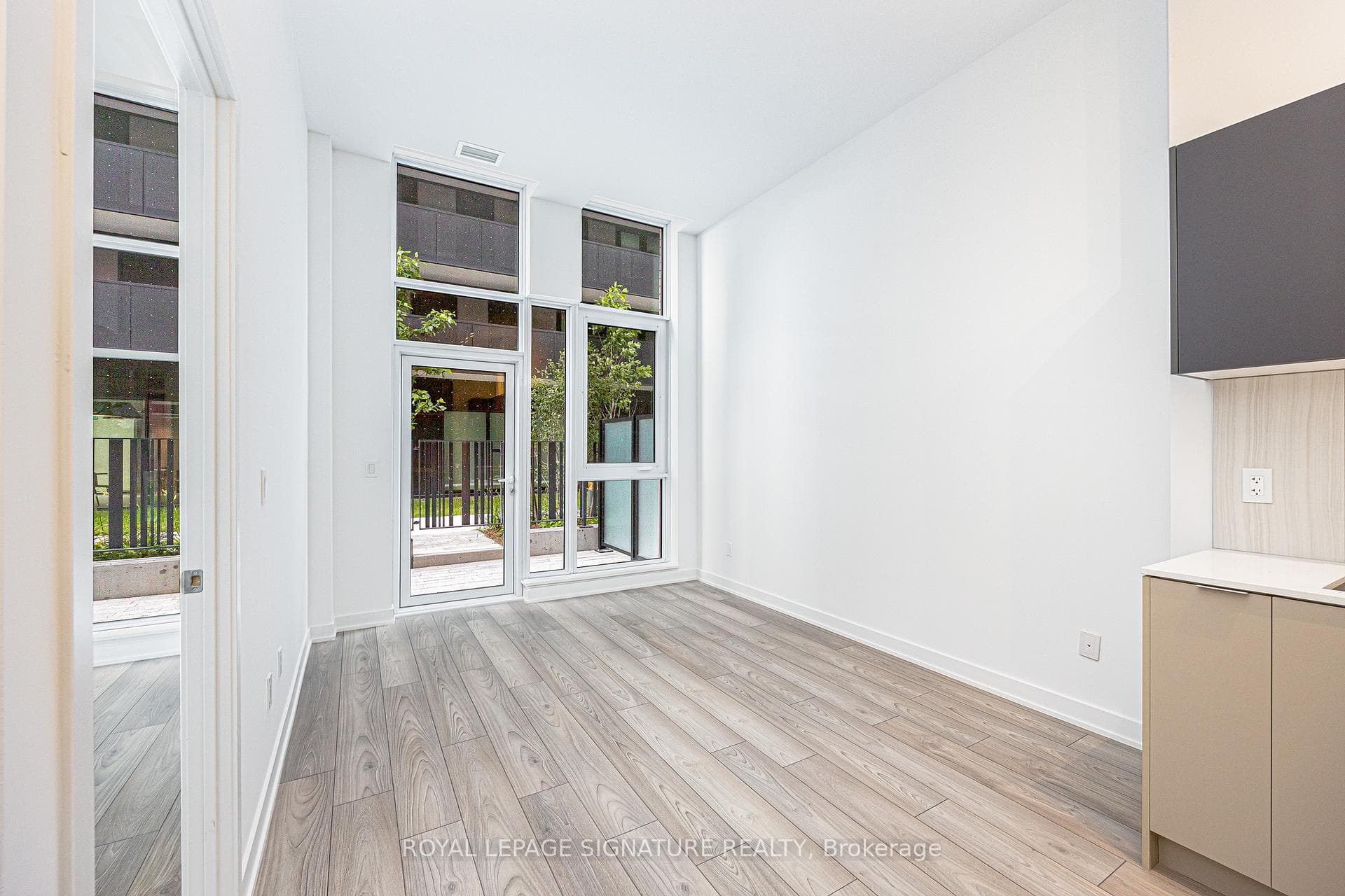 8 Tippett Road Unit 105 photo 8
