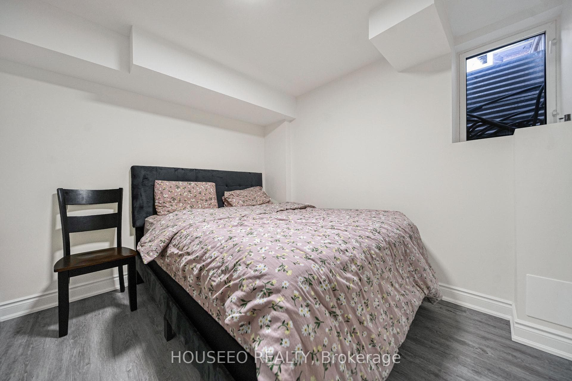 11 Cobriza Crescent photo 33
