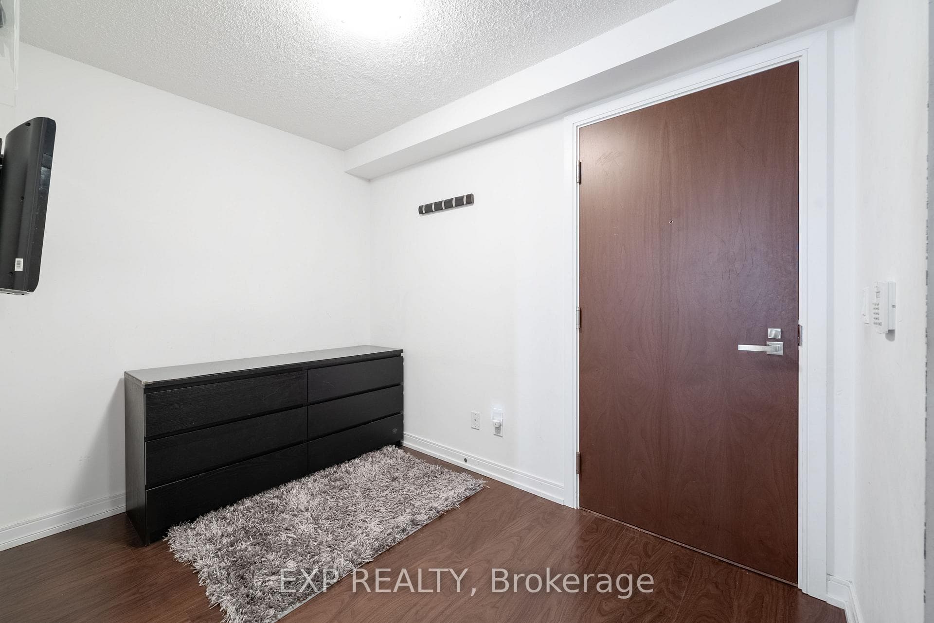 255 Village Green Square Unit 1610 photo 4