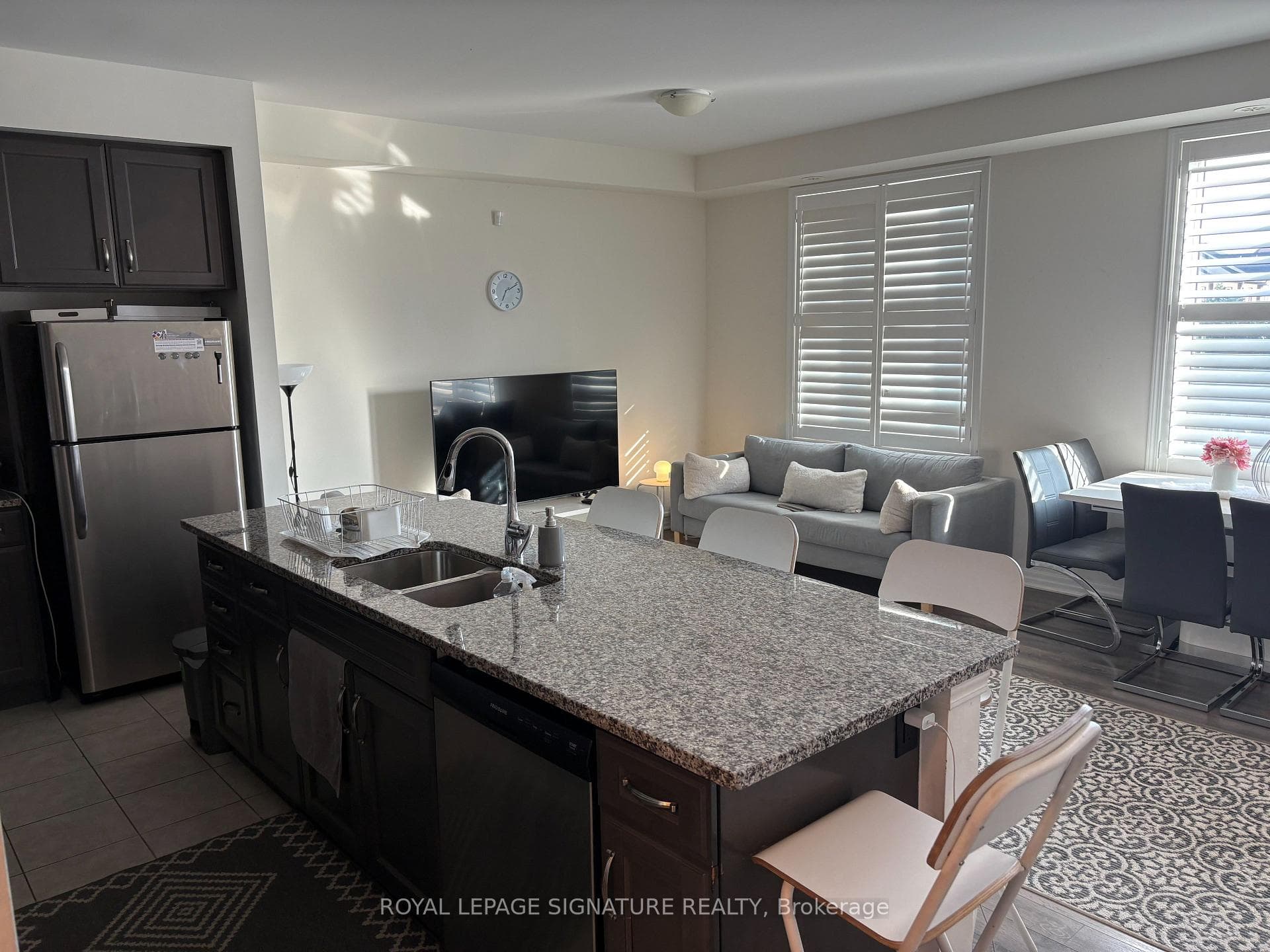 3070 George Savage Avenue photo 8