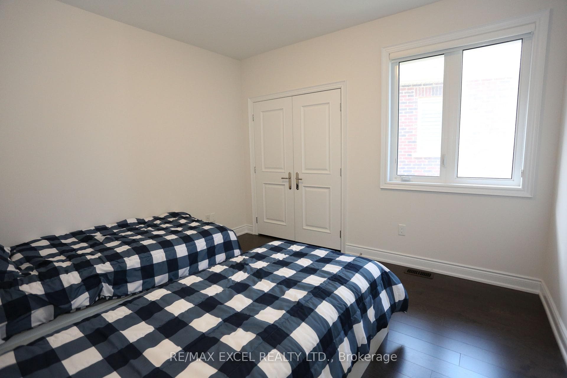 3178 Millicent Avenue photo 19