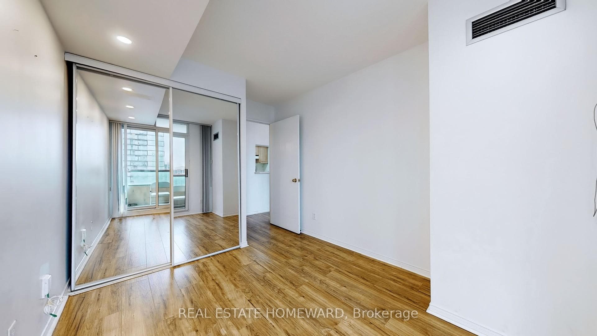 238 Doris Avenue Unit 2111 photo 24
