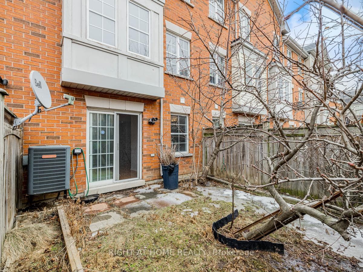 12 Tiller Lane photo 32