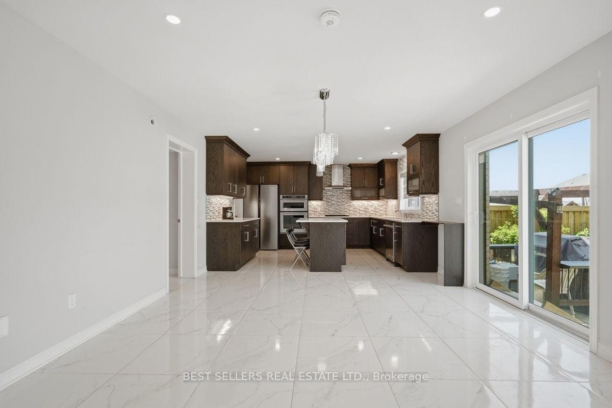 22 Weir Crescent photo 13