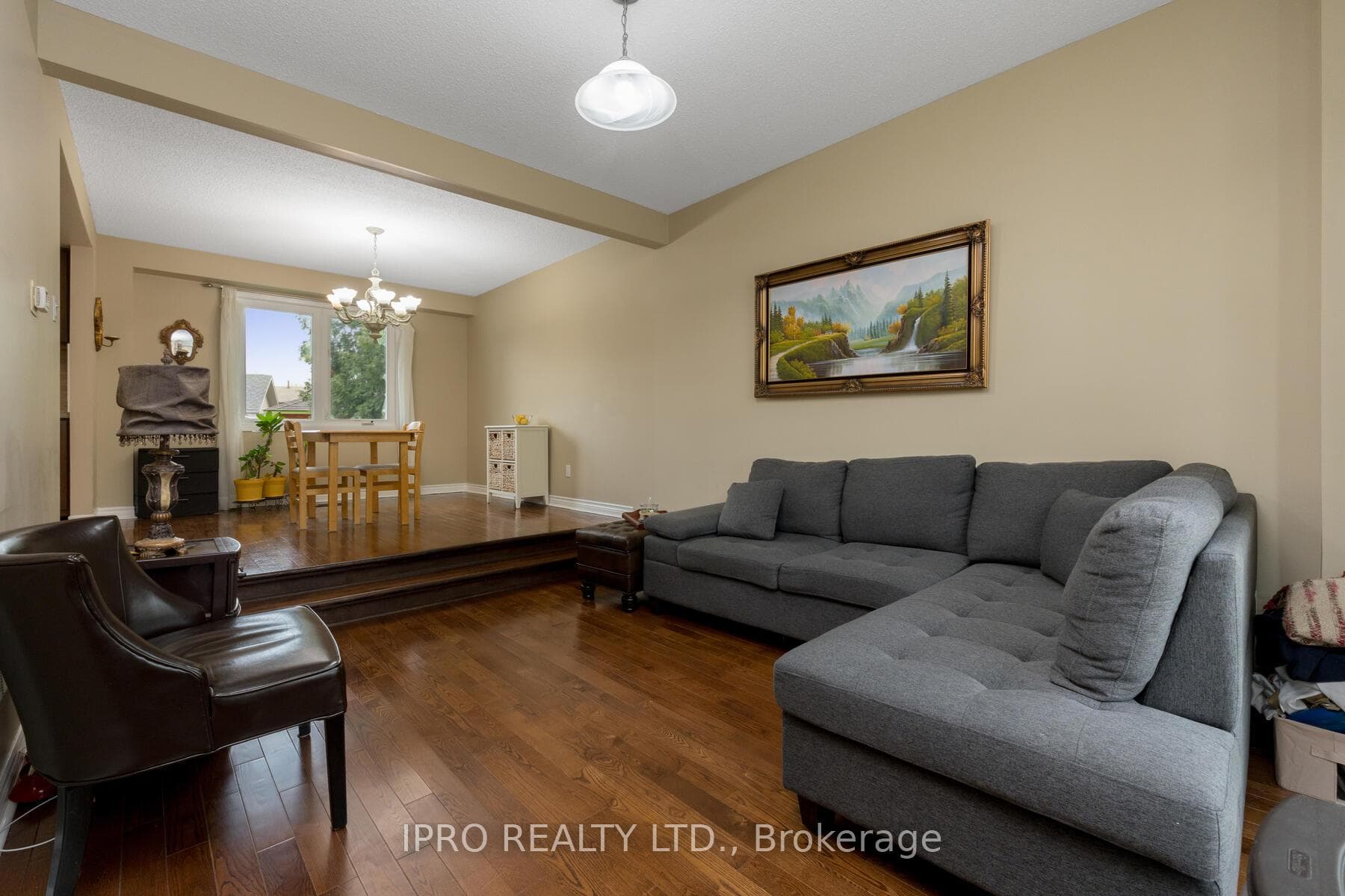 7 Parklawn Drive photo 8