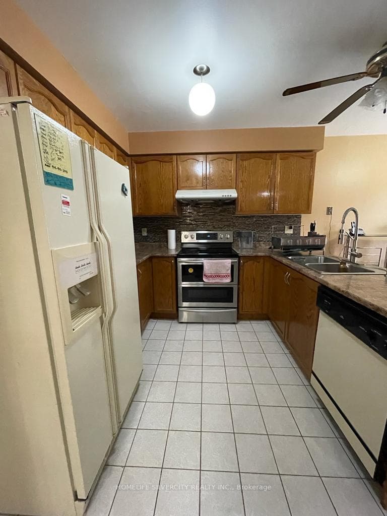 12` Buttercup Lane Unit UPPER FLOOR photo 5